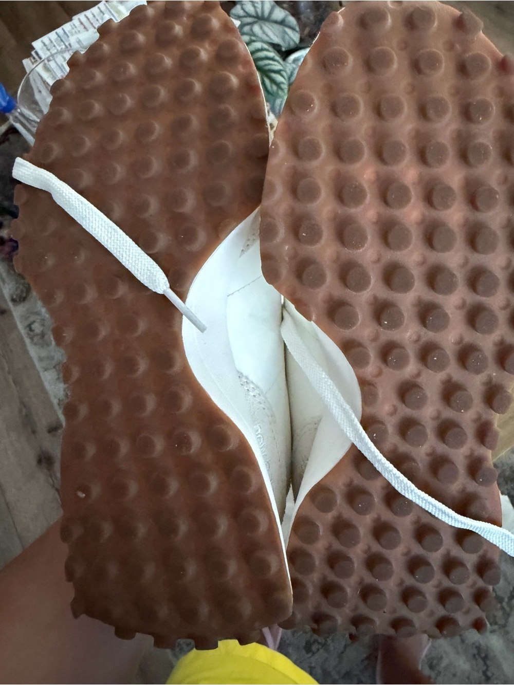 Wmns New Balance 327 size9 in beige & white - Picture 6 of 11